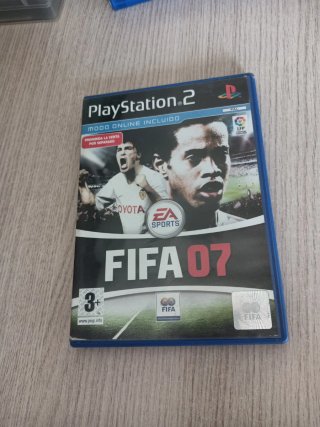 Caja PlayStation 2 FIFA 07