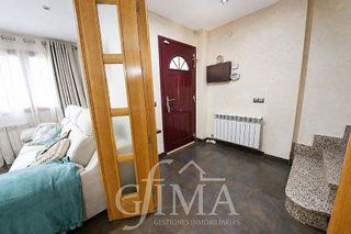 Casa adosada en venta en Tomelloso