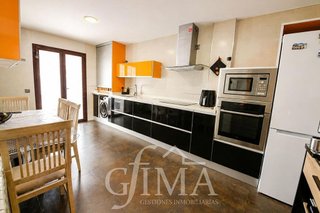 Casa adosada en venta en Tomelloso