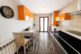 Casa adosada en venta en Tomelloso