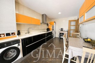 Casa adosada en venta en Tomelloso