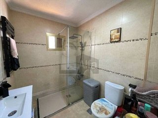 Piso en venta en Reyes en Parla