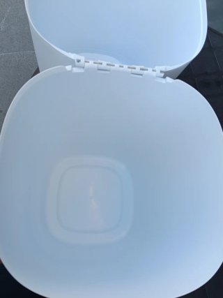 Contenedor de pañales blanco