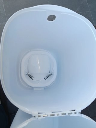 Contenedor de pañales blanco