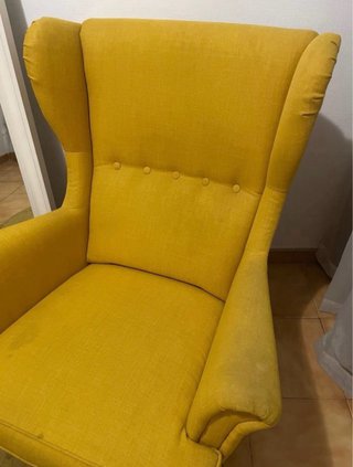 Sillón orejero amarillo Ikea