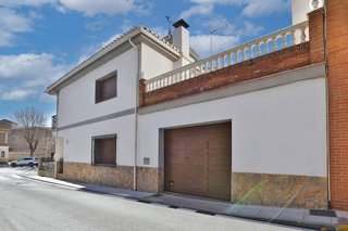 Casa adosada en venta en Padul