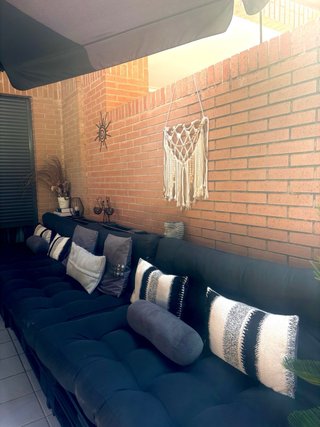 Fantástico sofá de palets negro 3.60m