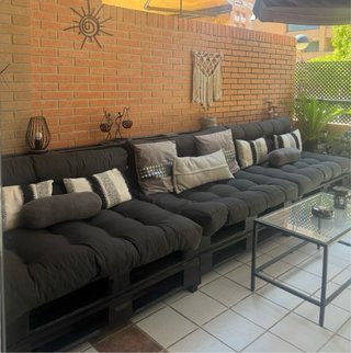 Fantástico sofá de palets negro 3.60m