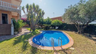 Chalet en venta en Les Creus-Can Feliu de Merola-Can Moré en Pineda de Mar