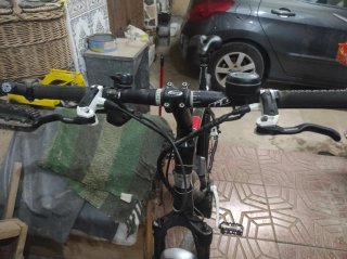 Bicicleta eléctrica BH XENION 700