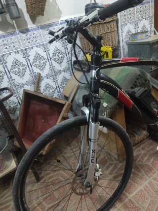 Bicicleta eléctrica BH XENION 700