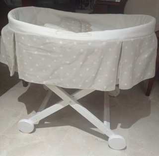 Moisés mimbre y madera