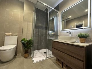 Piso en venta en As Lagoas en Ourense