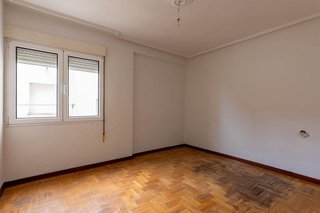Piso en venta en El Polígono en Gijón