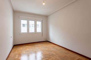 Piso en venta en El Polígono en Gijón