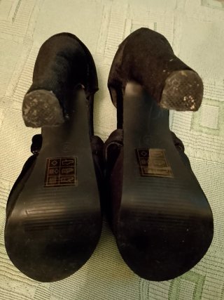 Zapatos de tacón negros talla 35