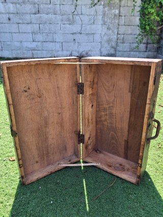 Maleta antigua de madera