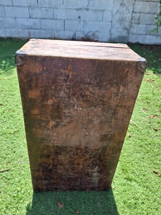 Maleta antigua de madera