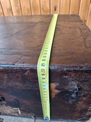 Maleta antigua de madera