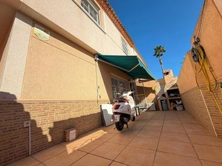 Casa adosada en venta en La Siesta - El Salado - Torreta en Torrevieja