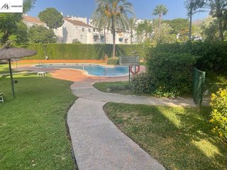 Casa adosada en venta en Las Cancelas - Valdeolletas en Marbella