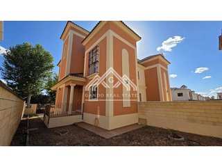 Casa pareada en venta en El Arenal - La Pólvora en Dos Hermanas