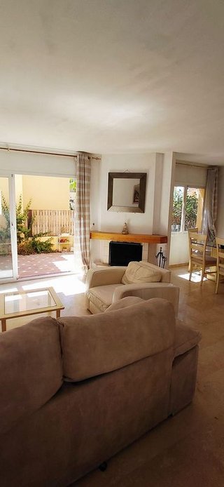 Casa adosada en venta en Nueva Andalucía centro en Marbella