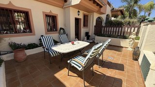Casa adosada en venta en Coín
