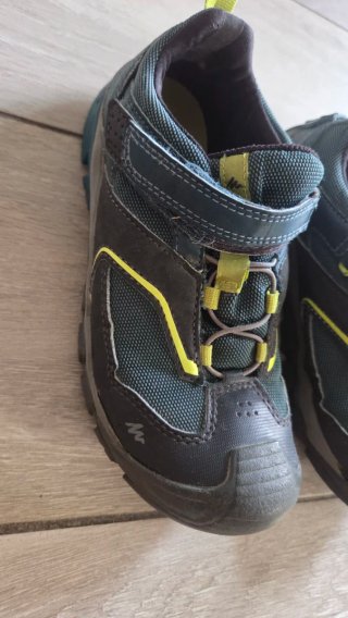 Zapatillas montaña niño poco uso