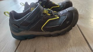 Zapatillas montaña niño poco uso