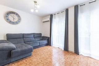 Casa adosada en venta en Avda. de Abril. - 9 de octubre en Sagunto