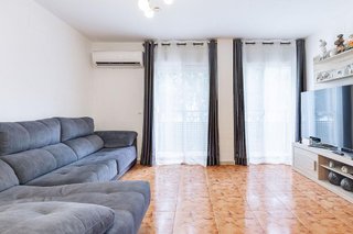 Casa adosada en venta en Avda. de Abril. - 9 de octubre en Sagunto
