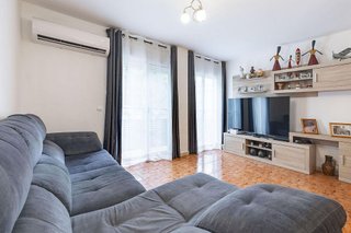 Casa adosada en venta en Avda. de Abril. - 9 de octubre en Sagunto