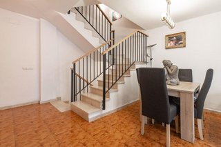 Casa adosada en venta en Avda. de Abril. - 9 de octubre en Sagunto