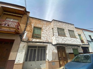 Casa adosada en venta en Tomelloso