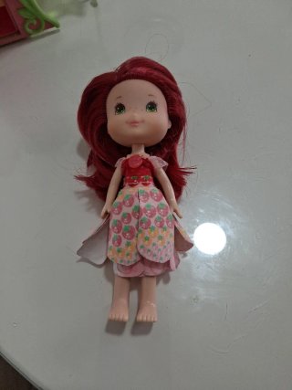 Muñeca Tarta de Fresa con Armario