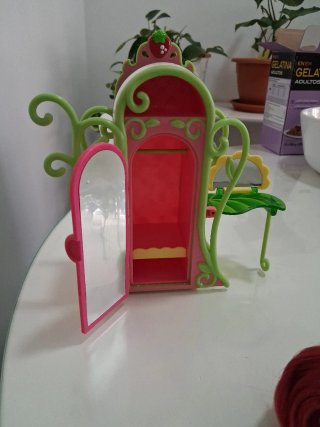 Muñeca Tarta de Fresa con Armario