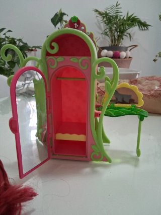 Muñeca Tarta de Fresa con Armario