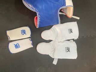 Equipo Taekwondo IKARA Pechera Guantes y Pies