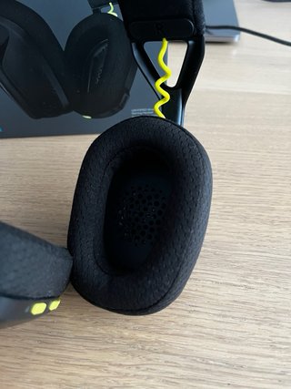 Auriculares Logitech G435 Negros y Amarillos