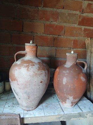 Cántaros de barro antiguos