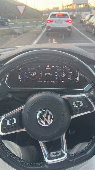 Volkswagen Tiguan RLINE