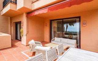 Piso en venta en Los Arqueros-Puerto del Almendro en Benahavís