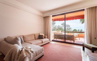 Piso en venta en Los Arqueros-Puerto del Almendro en Benahavís