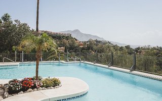 Piso en venta en Los Arqueros-Puerto del Almendro en Benahavís