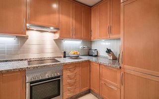 Piso en venta en Los Arqueros-Puerto del Almendro en Benahavís