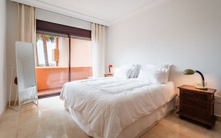 Piso en venta en Los Arqueros-Puerto del Almendro en Benahavís