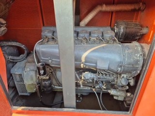 Grupo electrógeno Deutz 71 kva. Tiene 2000 horas