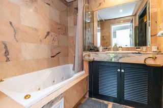Piso en venta en Elviria en Marbella