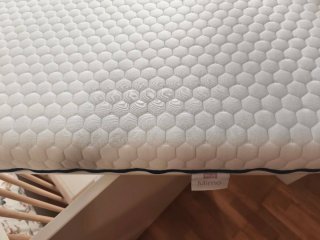 Cuna Ikea MYLLRA + colchon Mimo en muy buen estado